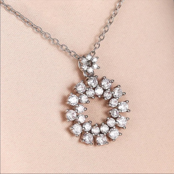 New Luxury Silver Color Diamond Necklace - Picture 5 of 6